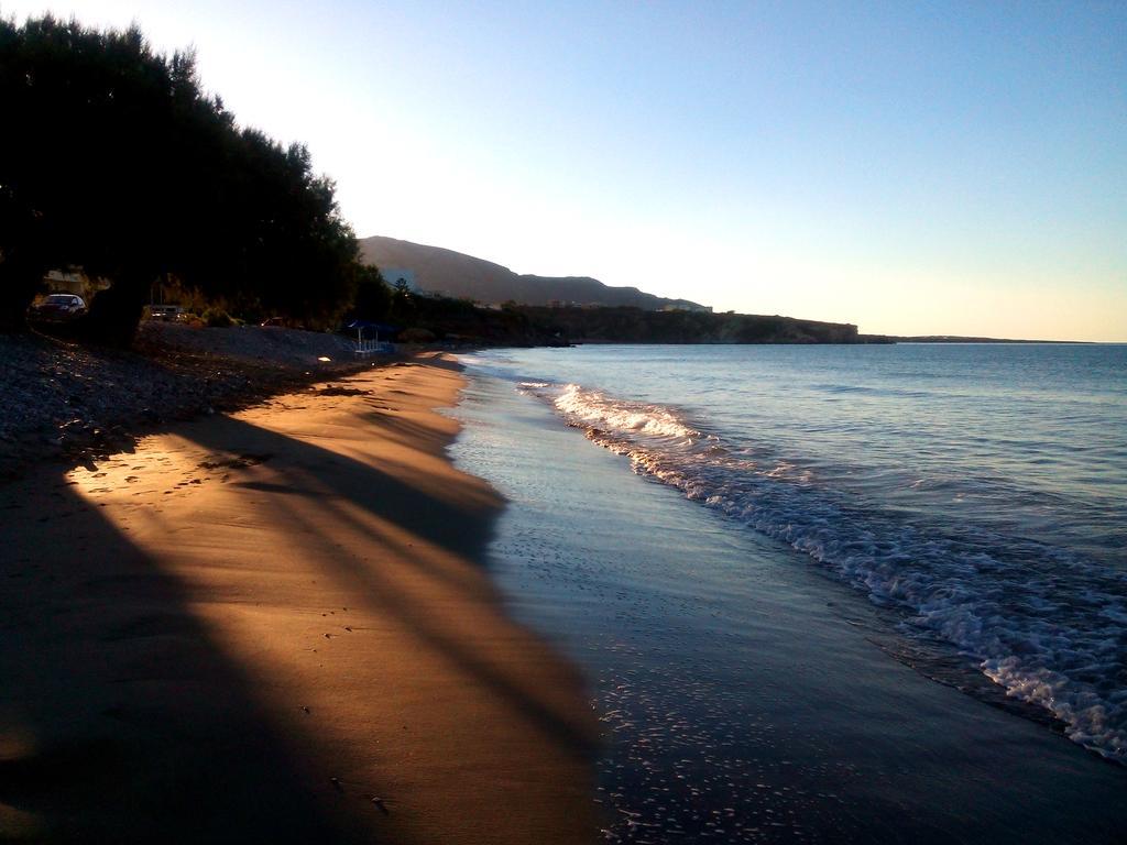 Blue Ocean Apartments Makrýgialos Dış mekan fotoğraf