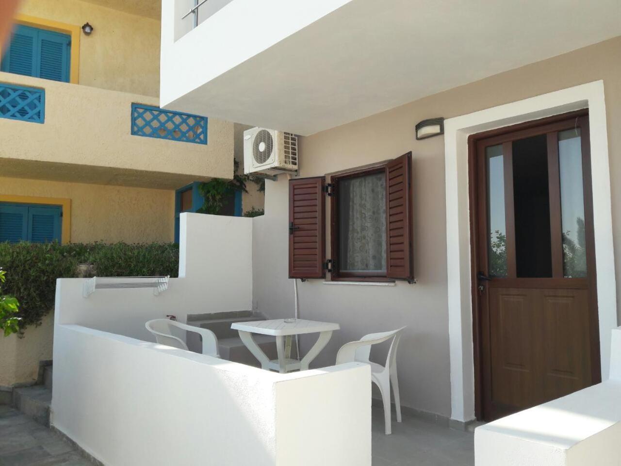 Blue Ocean Apartments Makrýgialos Dış mekan fotoğraf