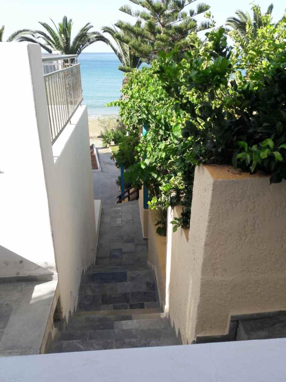 Blue Ocean Apartments Makrýgialos Dış mekan fotoğraf