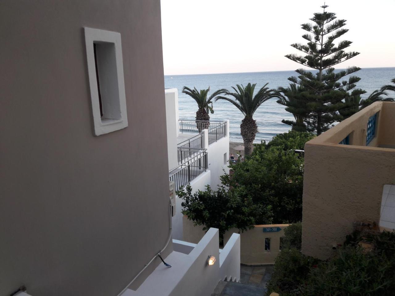 Blue Ocean Apartments Makrýgialos Dış mekan fotoğraf