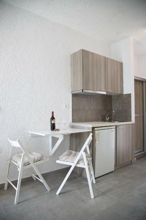 Blue Ocean Apartments Makrýgialos Dış mekan fotoğraf