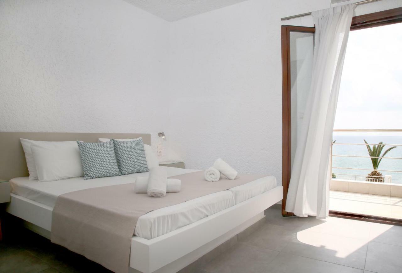 Blue Ocean Apartments Makrýgialos Dış mekan fotoğraf